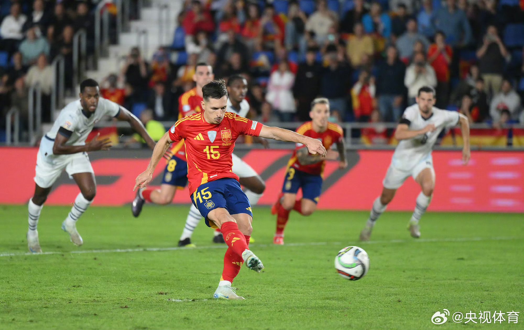 巴萨球星洛佩兹表示晋级欧冠决赛